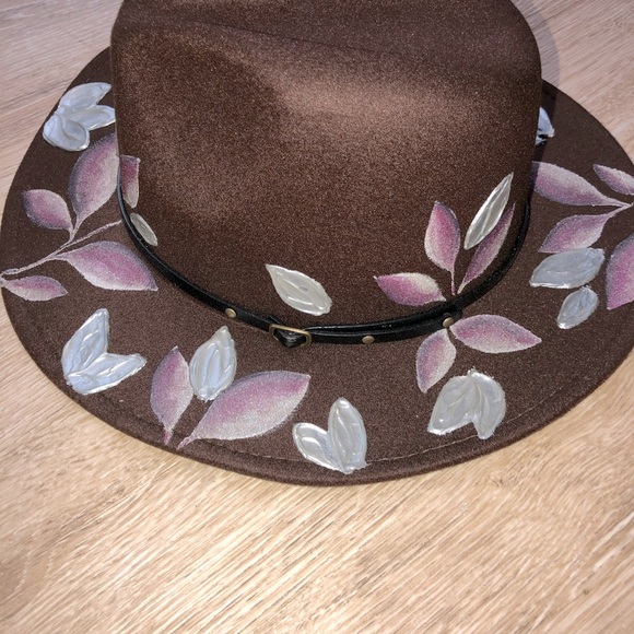 Custom painted floral summer hat - Picture 3 of 3